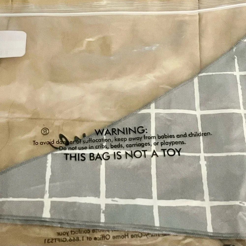 NIP! Thirty-One Gray and White Pet Bandana Size Small